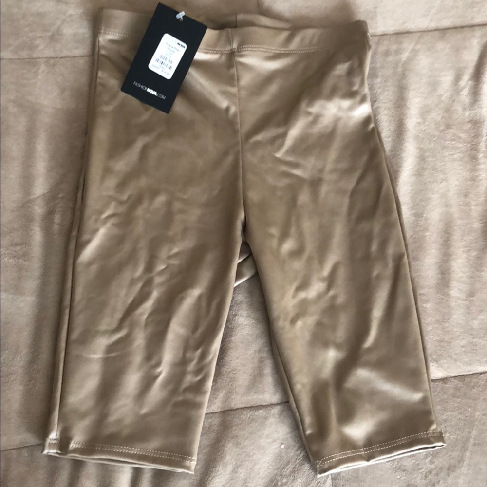 Fashion nova biker shorts (XS)